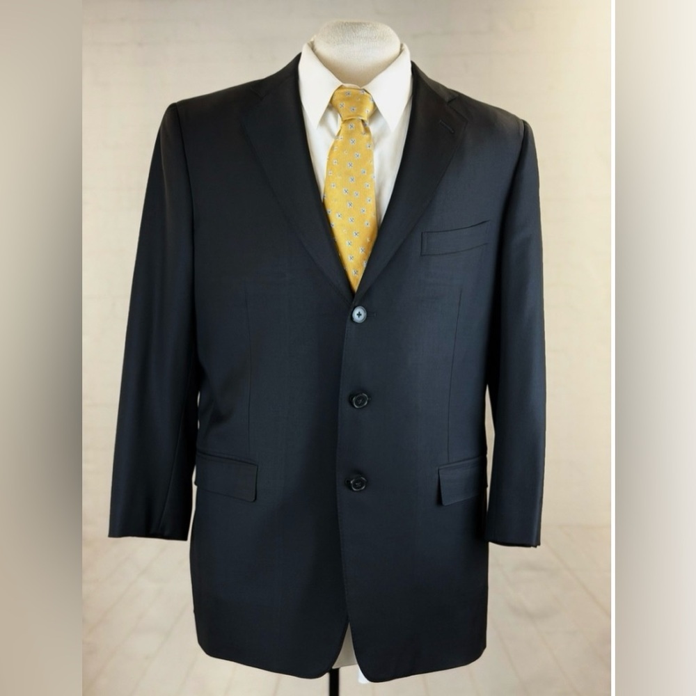 Ermenegildo Zegna Men’s Dark Navy Three-Button Blazer – Size 42L
